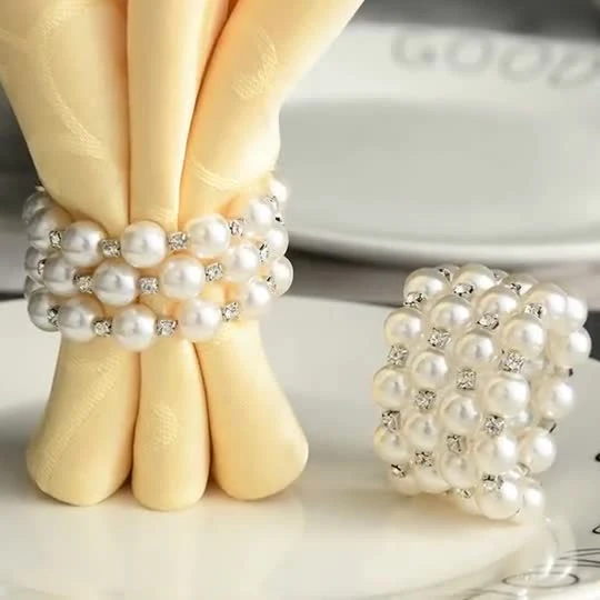 Anillo de servilleta hecho a mano de forma redonda blanca con cuentas de perlas para decoración de boda uso diario en el hogar
