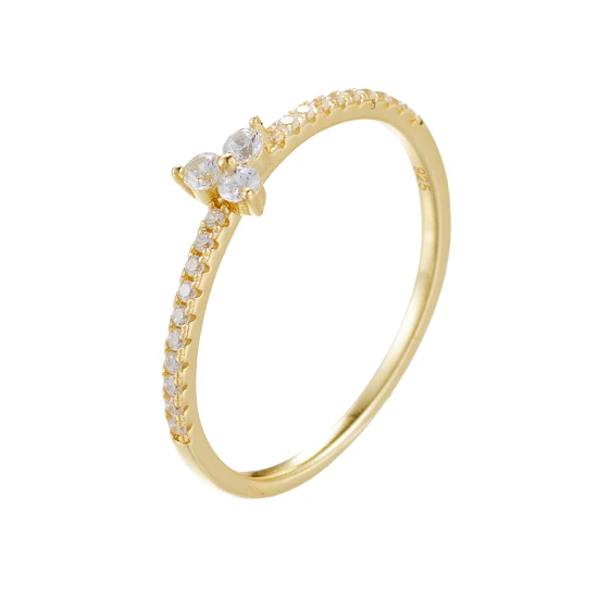 Chapado en oro 925 Joyas de plata Mujeres Simple Tres CZ Cubic Zirconia Flor Eternidad Anillos de compromiso Proveedor Fábrica